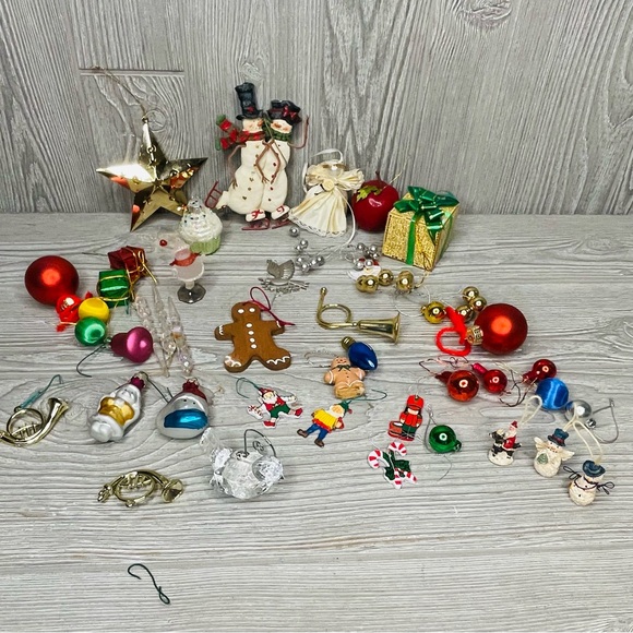 Large lot of vintage Christmas ornaments wood , mercury glass , miscellaneous - Picture 9 of 9